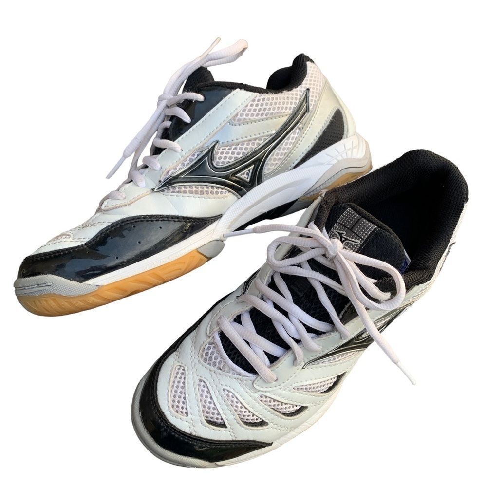 Mizuno 8 Wave Rally Sneakers Women’s Black White Court Shoes - Size 8
